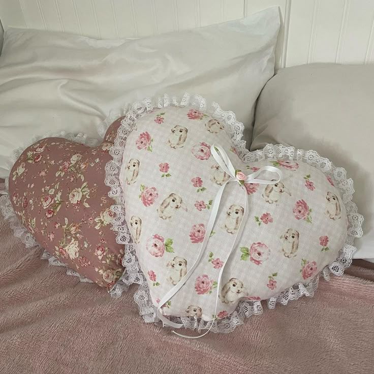 GIRLY CUSHIONS (TWIN heart shapped)